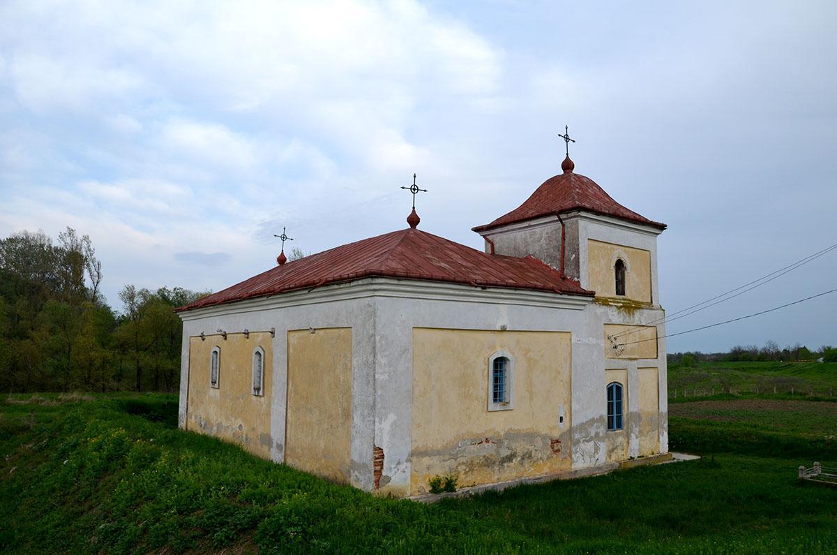 Biserica - vedere exterioară